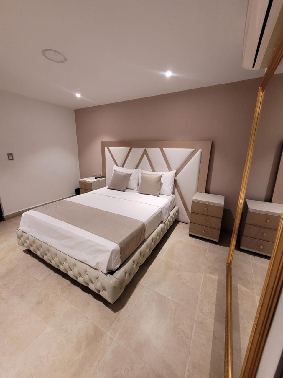 Hotel Med 33 Medellin Ngoại thất bức ảnh