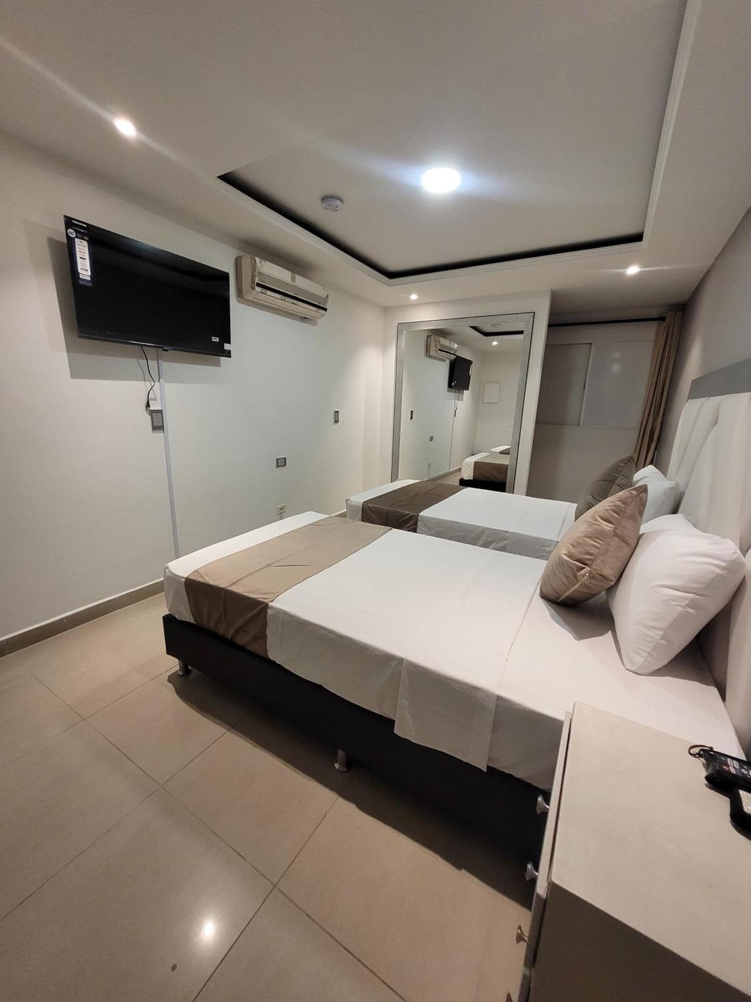 Hotel Med 33 Medellin Ngoại thất bức ảnh