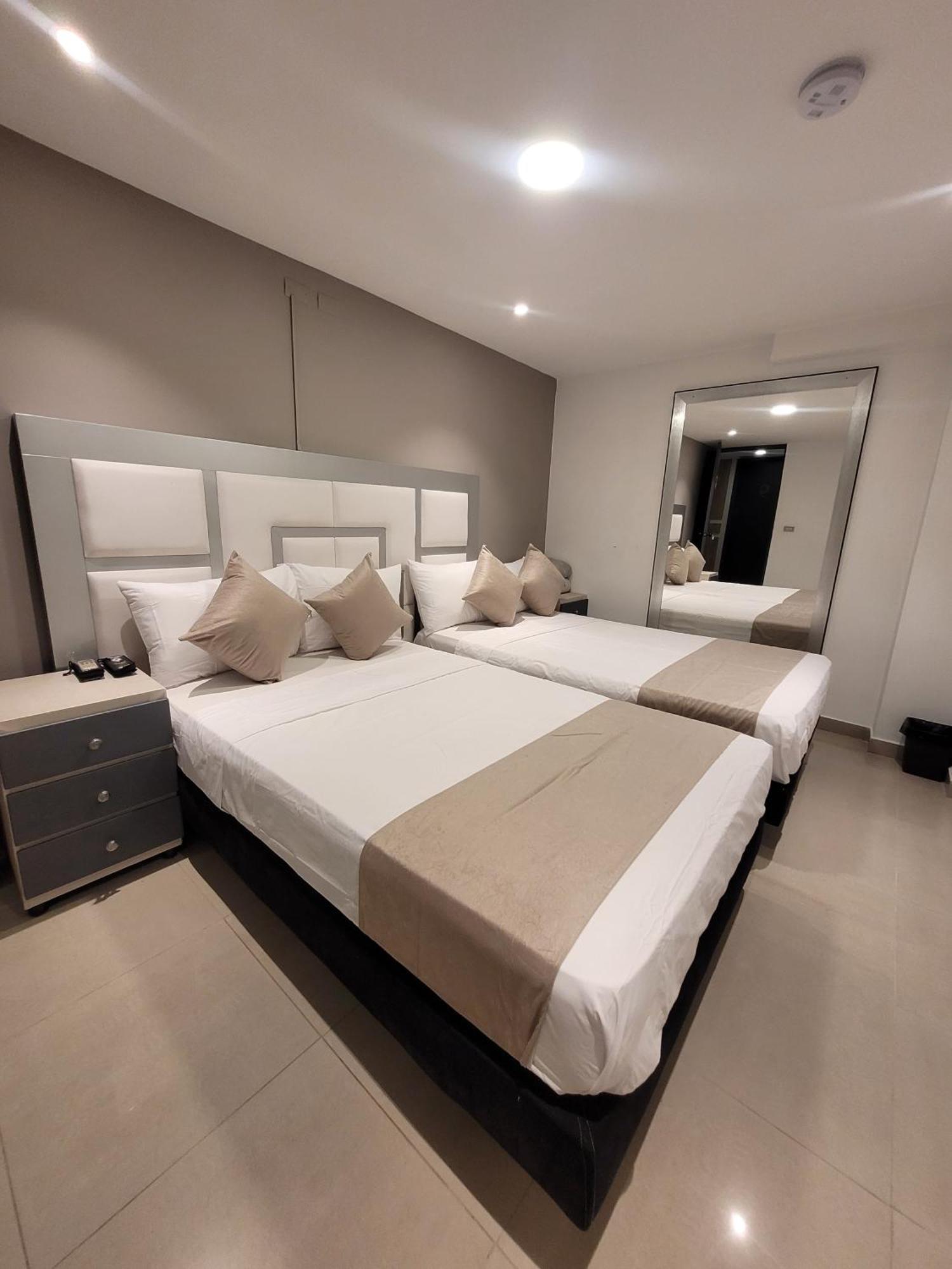 Hotel Med 33 Medellin Ngoại thất bức ảnh