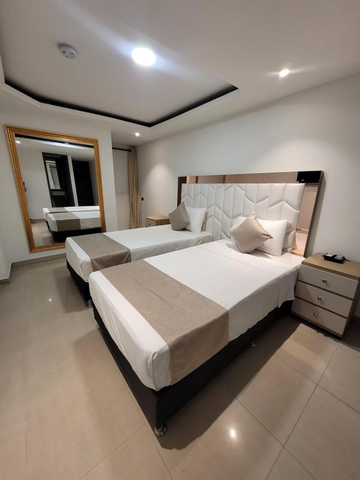 Hotel Med 33 Medellin Ngoại thất bức ảnh